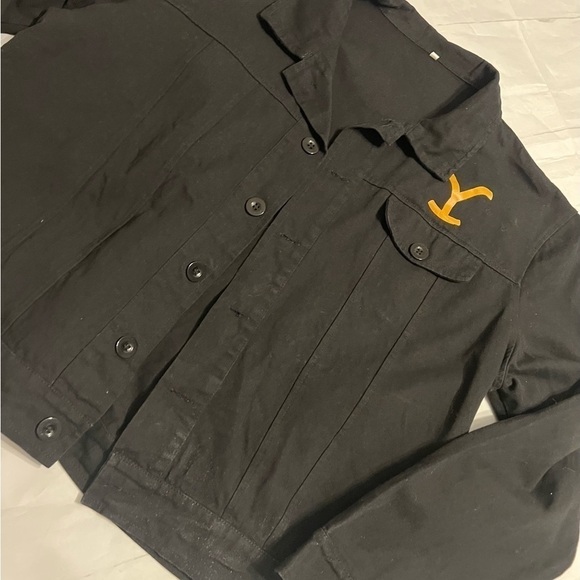 Yellowstone unbranded Jacket size says 3XL but it’s smaller, see sizing - Picture 5 of 8